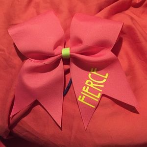 Cheer bow
