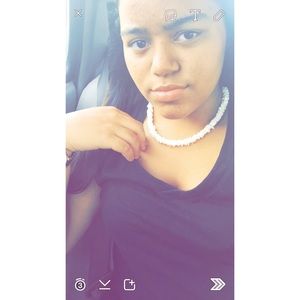 Meet your Posher, Leila