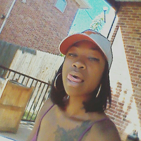 Meet your Posher, Ceirra