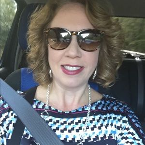 Meet your Posher, Michele