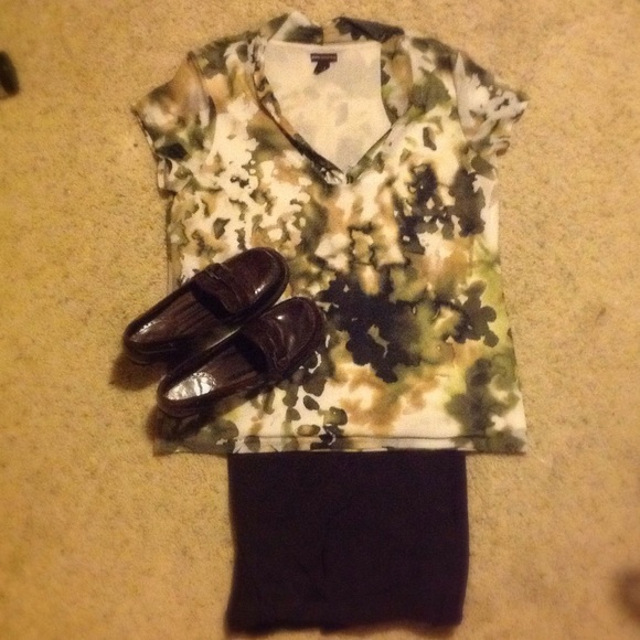 Dana Buchman green / brown military colors blouse