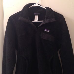 Black Patagonia pullover