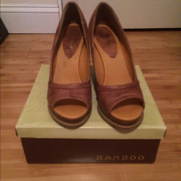 Peep toe wedges