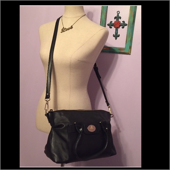 kate spade Handbags - Kate Spade Black Leather Handbag Crossbody