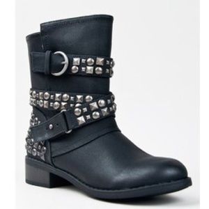 Dirty laundry black studded boots