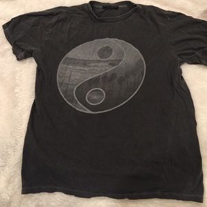 yin and yang tee. sooo soft