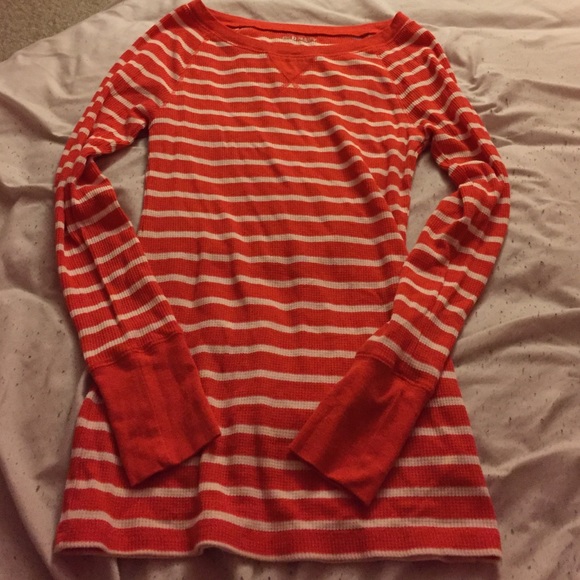 Old Navy thermal material shirt