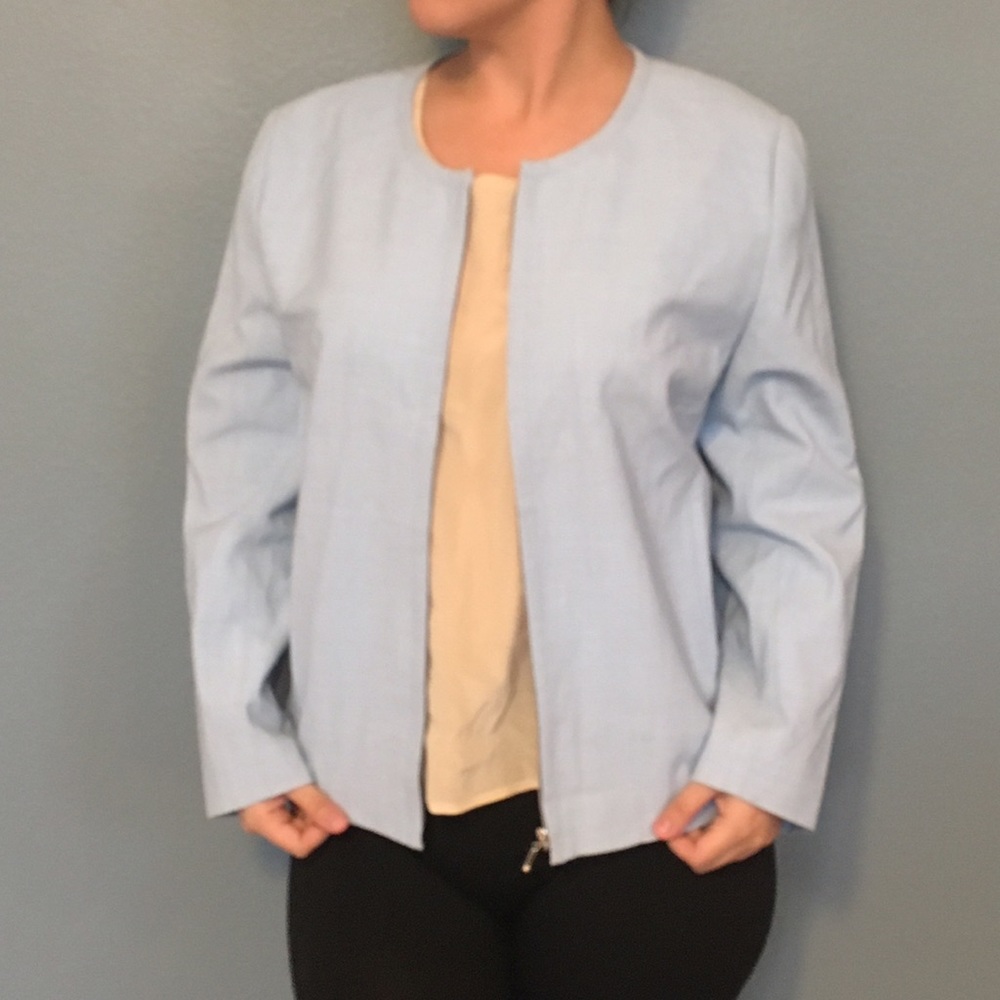 BCBGMaxazria light blue zip up blazer