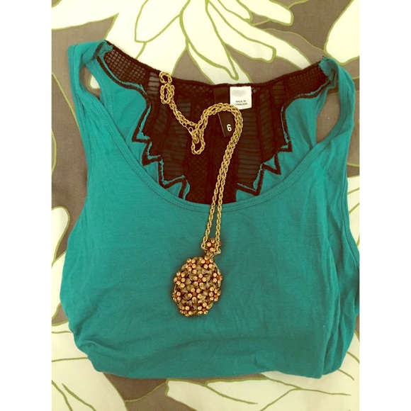 Golden long anthropologie necklace 💖