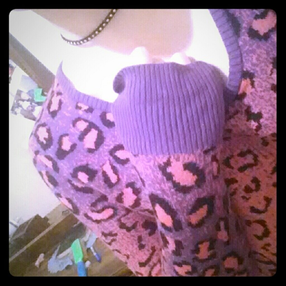 Long,juniors leapord sweater