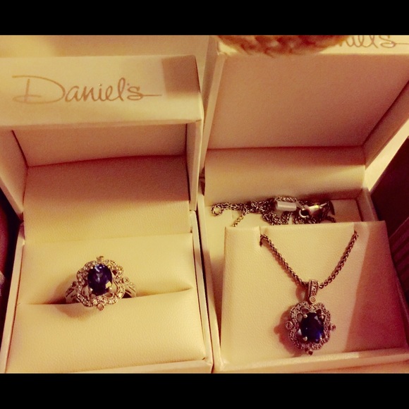 Blue Sapphires ring size 6 and necklace 💙