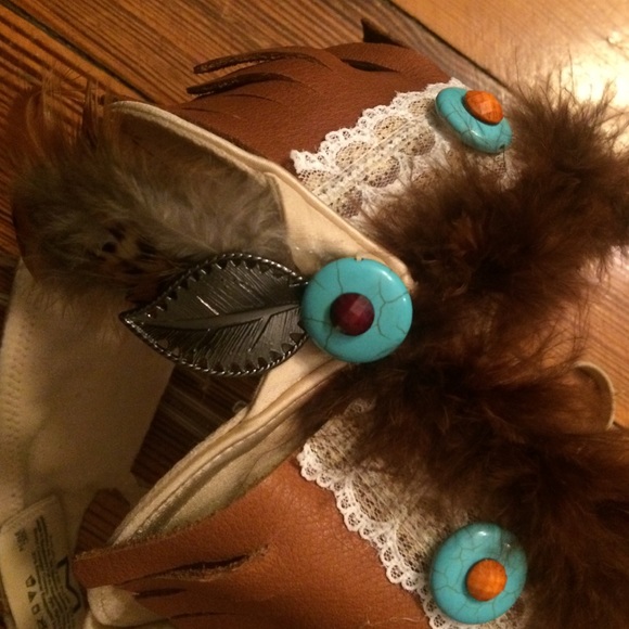 Handmade Pocahontas/boho bra perfect 4 Halloween! - Picture 2 of 3