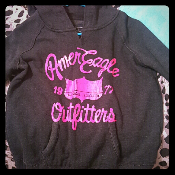 Gray and pink American Eagle hoodie