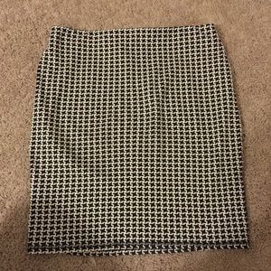 Black and White Houndstooth stretchy skirt