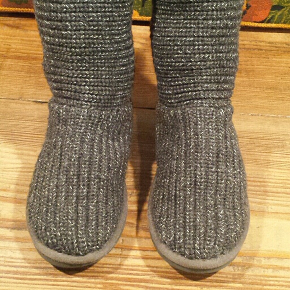 Additional Pictures from the UGGS listing