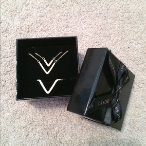 Victoria's Secret necklace and bracelet set