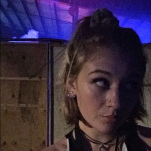 Meet your Posher, Chloe