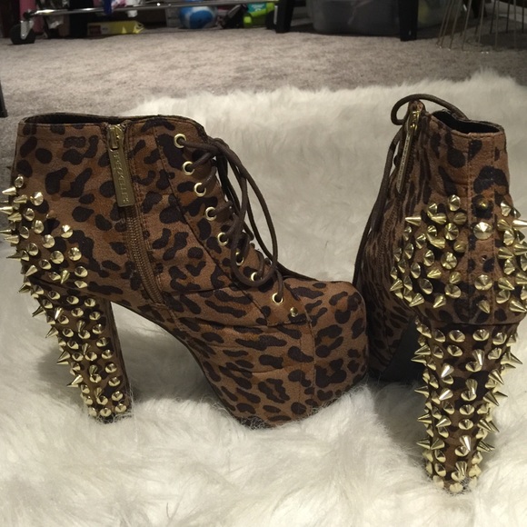 Breckelle's studded platform - Picture 2 of 3