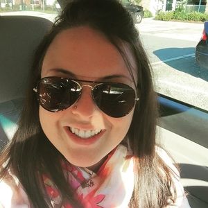 Meet your Posher, Glory