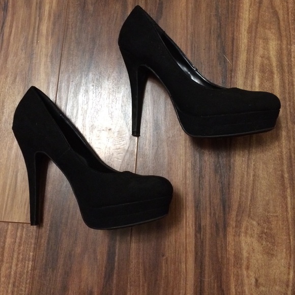 Black heels from Lauren Conrad