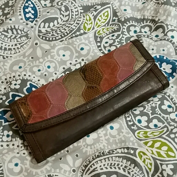 AWESOME Fossil wallet