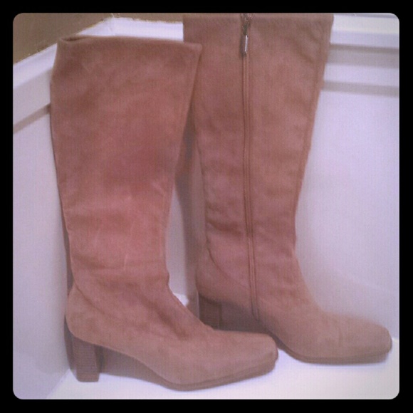 👢Tall suede Candies zip up boots👢 - Picture 1 of 1