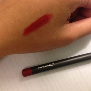 MAC BRICK RED LIP LINER LIP PENCIL