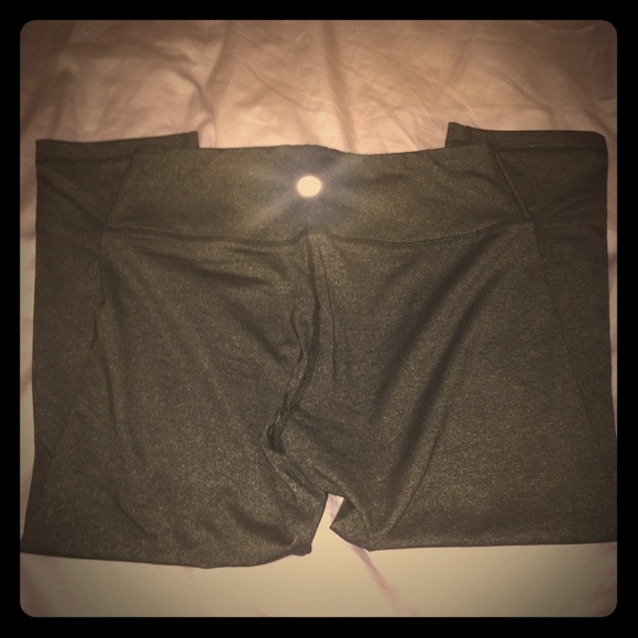 Crop heathered gray lululemon Wunder Under Pants