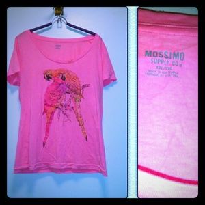 Neon pink parrot tee