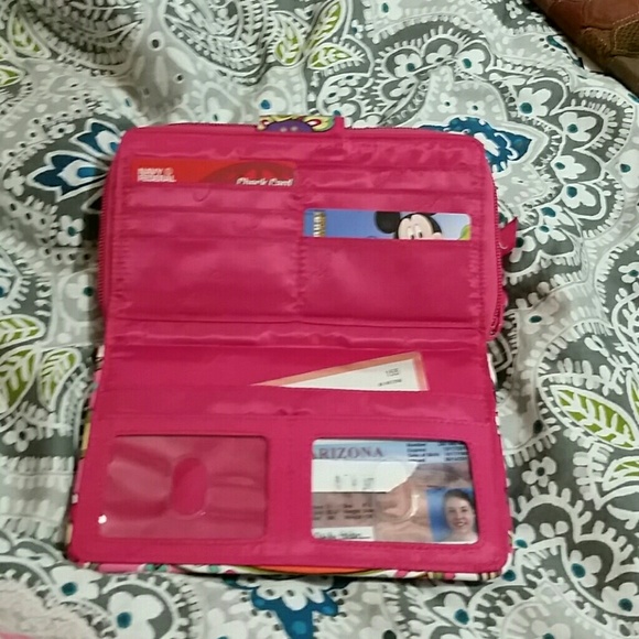 🚫SOLD🚫 NWOT Vera Bradley wallet - Picture 2 of 4