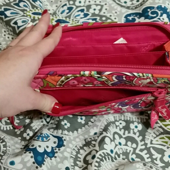 🚫SOLD🚫 NWOT Vera Bradley wallet - Picture 4 of 4