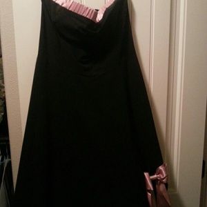 Knee length dress with bow