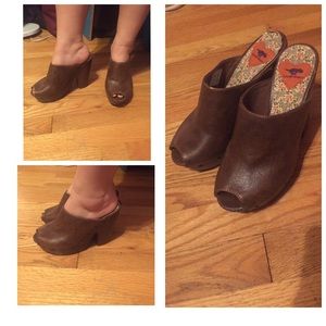 Brown peep toe clogs