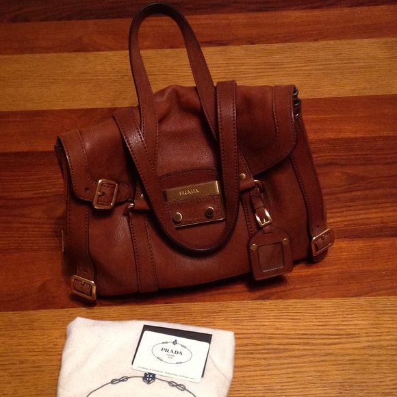 Prada Handbags - 🎉2x HP 🎉 PRADA Sacca Leather Shoulder Tote