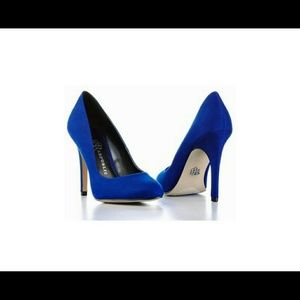 NWOT Rock & Republic suede heels