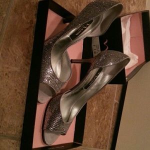 Nina 7.5 glitter shoes