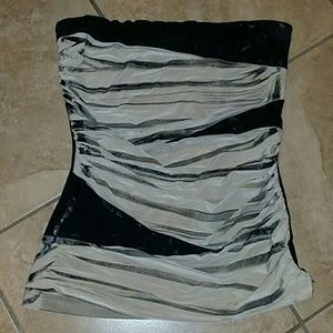 @snapplebf    Black and beige Tup top