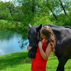 Meet your Posher, Kendra