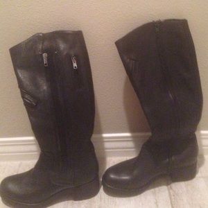 Vera Wang boots