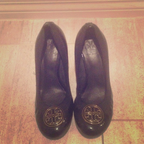 Tory Butch wedges