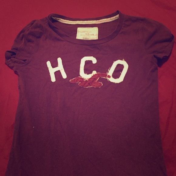 Hollister logo tee