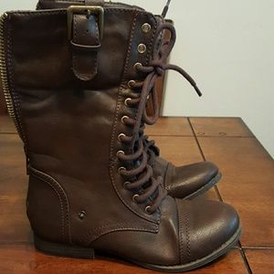 Areopostal brown boots