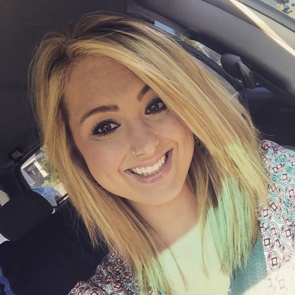 Meet your Posher, Brittany - Picture 1 of 1