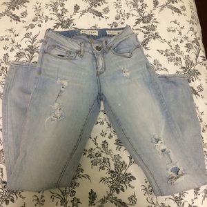 Bullhead light wash destroyed jeans