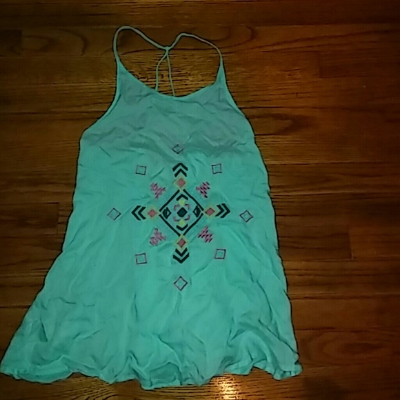 Tribal top