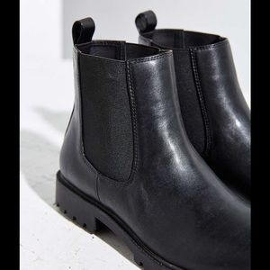 Chelsea Boot