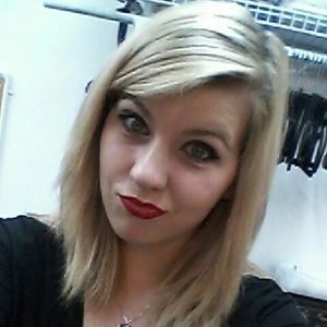 Meet your Posher, Ella