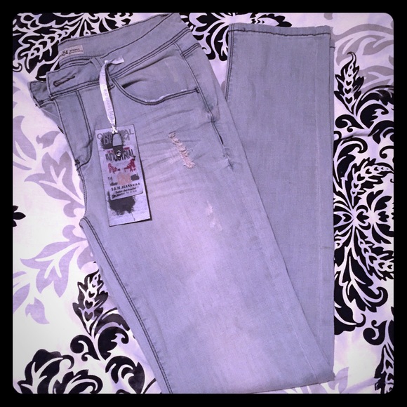 NWT Distressed Skinny Jeans