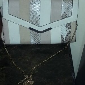 ALDO Clutch