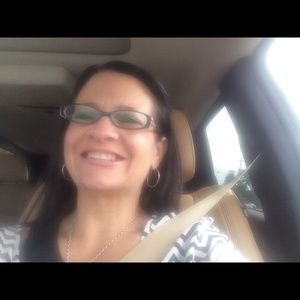 Meet your Posher, Sharon